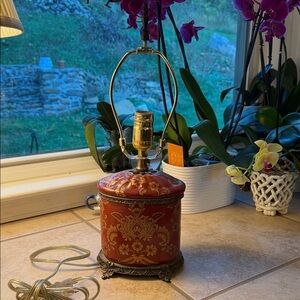 Elegant Red and Gold Table Lamp